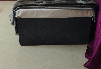 Shree mahakal lok guest house and Avantika restaurant allows 18 year olds to book a room