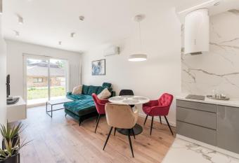 Apartament Przy Pla  y - Zielony Szmaragd by Per  owa Przysta   Rent has Balcony rooms