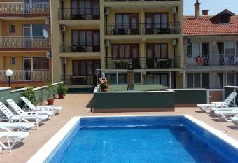 Guest House Kostadinovi has Balcony rooms