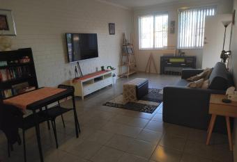 South Hedland Accomodation - Nice - Tidy - Secure has Balcony rooms