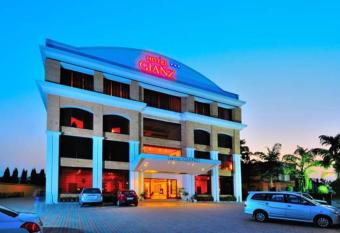 Hotel Gianz allows 18 year olds to book a room