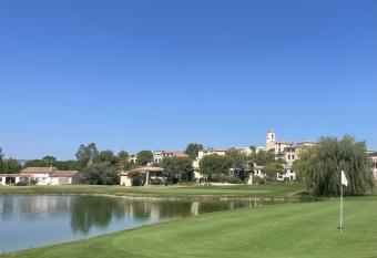 LES CISTES has Balcony rooms