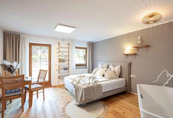 gem  tliche FeWo mit gro  er Relax-Badewanne Ap 303 has Balcony rooms