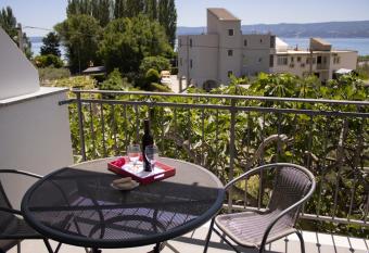Apartment Nikola   karica 1 has Balcony rooms