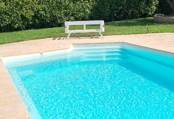 Chambre du Bonheur allows 18 year olds to book a room