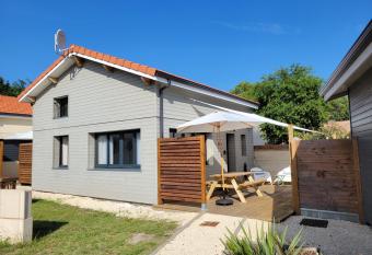 Les Cabanes de l Airial Ecume has Balcony rooms