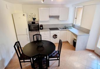 Ma Douce has Balcony rooms