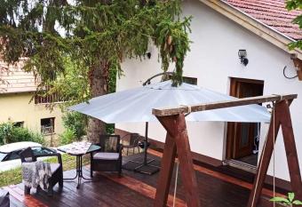 Borcsik House has Balcony rooms