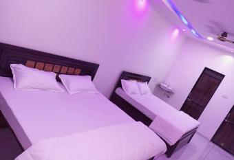 Family Home stay has Balcony rooms