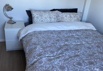 R  ket 3 allows 18 year olds to book a room