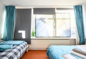 Morspoort mansion in historic center of Leiden has rooms with a private hot tub