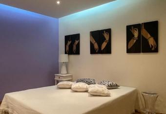 Marialva near the beach has rooms with a private hot tub