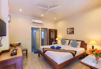 Kanya Boutique Karon has Balcony rooms