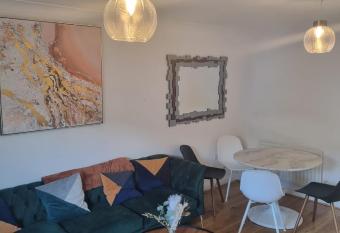 Cozy urban retreat in 2-bed home has Balcony rooms