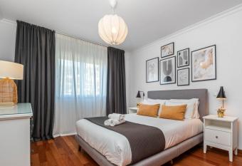 Ficcus Home has Balcony rooms