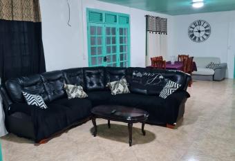 villa Andr   has rooms with a private hot tub