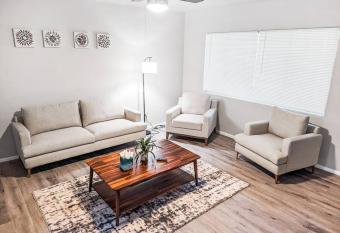 Stunning 2 BR in Central Scottsdale has rooms with a private hot tub