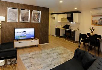 Fully Equipped Apartment Istanbul (Zarif05) has Balcony rooms