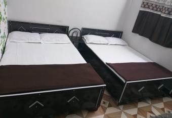 Shree Gajanan Krapa Guest House has Balcony rooms