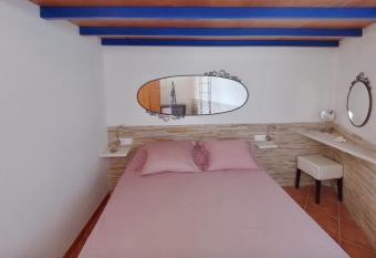Les Salines Costa Brava has Balcony rooms