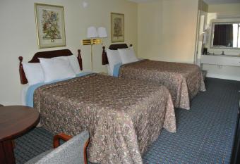 Rodeway Inn Norcross has Smoking rooms