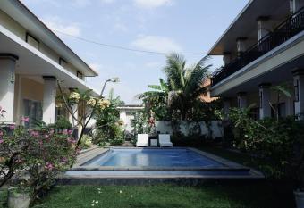 Lulu Guest House Padonan has Balcony rooms