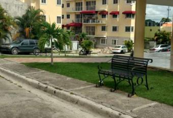 Apartamento privado acogedor has Balcony rooms