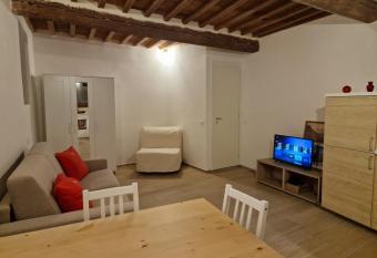MonoLove Portoferraio allows 18 year olds to book a room