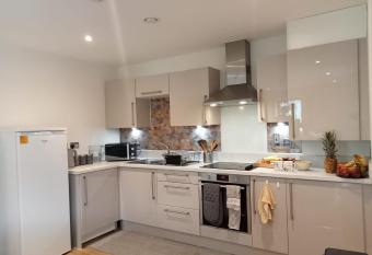 Homestyle Welwyn Garden City Apartment has Balcony rooms