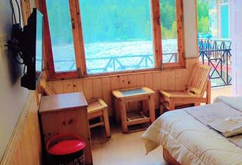 SINGH SAAB riverside cottages has Balcony rooms