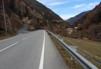 Kurt tesis has Balcony rooms