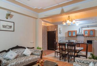 Kasauli sky hill has Balcony rooms