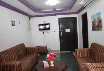 Palace Hotel Apartments has Balcony rooms