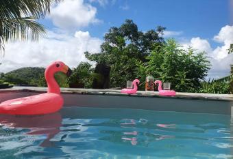 La case bleue Tr  s jolie bas de maison cr  ole allows 18 year olds to book a room