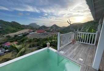 Le Paradis Cr  ole has Balcony rooms