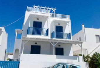 Traditional studio in the center of Antiparos has Balcony rooms