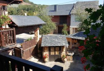 casaruraldorinda has Balcony rooms