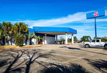 Motel 6 Opelousas La has Smoking rooms