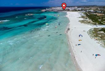 La Casa sulla Spiaggia Torre San Giovanni has Balcony rooms