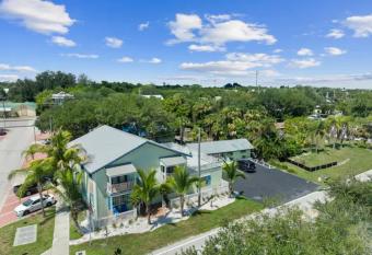 Key West In Sebastian has Balcony rooms
