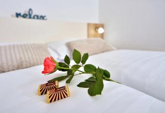Apartment & rooms Vila Toplissa has Balcony rooms