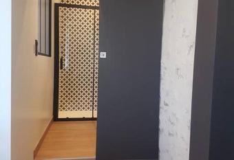 Le Merlane - A 2 pas de la Cit   & du centre ville allows 18 year olds to book a room