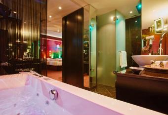 Savoy Hotel allows 18 year olds to book a room