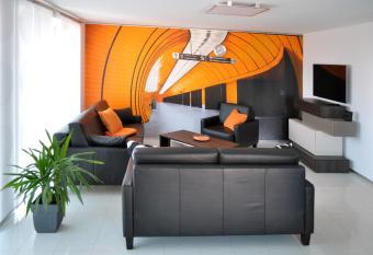 Pension Schlossidyll allows 18 year olds to book a room