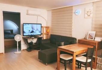 Peace and Quiet has rooms with a private hot tub