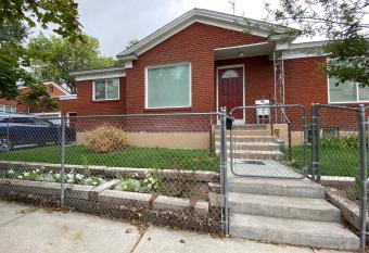 Sweet Sage House (Pets, Airport, Downtown, I-15) allows 18 year olds to book a room