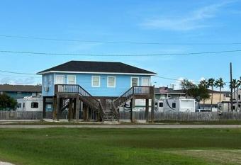Beach/ park/ relaxing unit B( 3) allows 18 year olds to book a room
