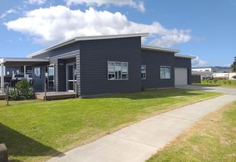 Relax and unwind in Magical Matarangi has Balcony rooms