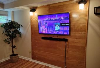 Luxury Basement Apartment LA CASA allows 18 year olds to book a room