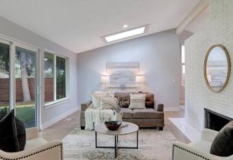 Stunning Single Level Home w/ Outdoor Spa Jacuzzi! has rooms with a private hot tub